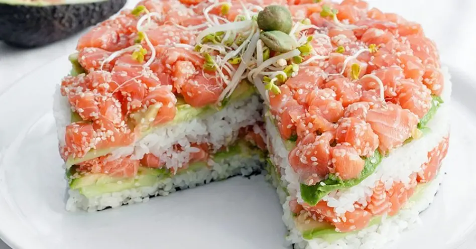 Bolo de sushi é nova forma para o clássico