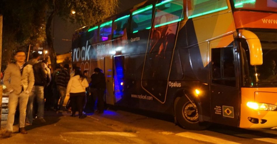 Rockbus chega a Mogi das Cruzes para promover celulares da Rockcel