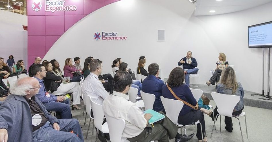 Escolar Experience faz demonstração de produtos