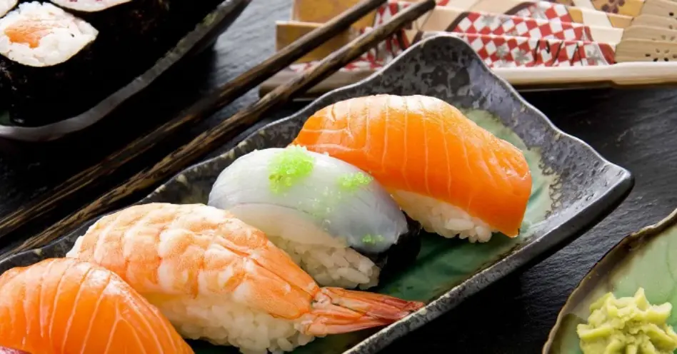 Como degustar a comida japonesa de acordo com a tradição