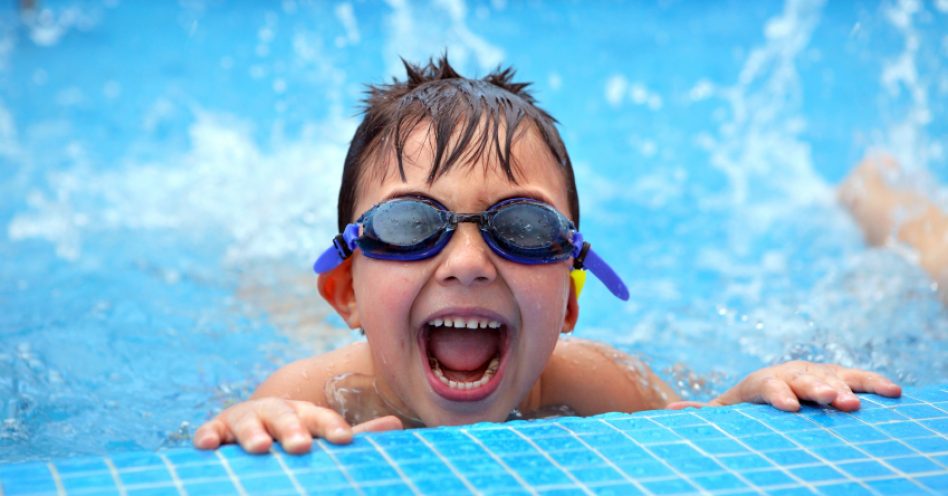 Tomar alguns cuidados antes de entrar na piscina pode evitar desconfortos e acidentes