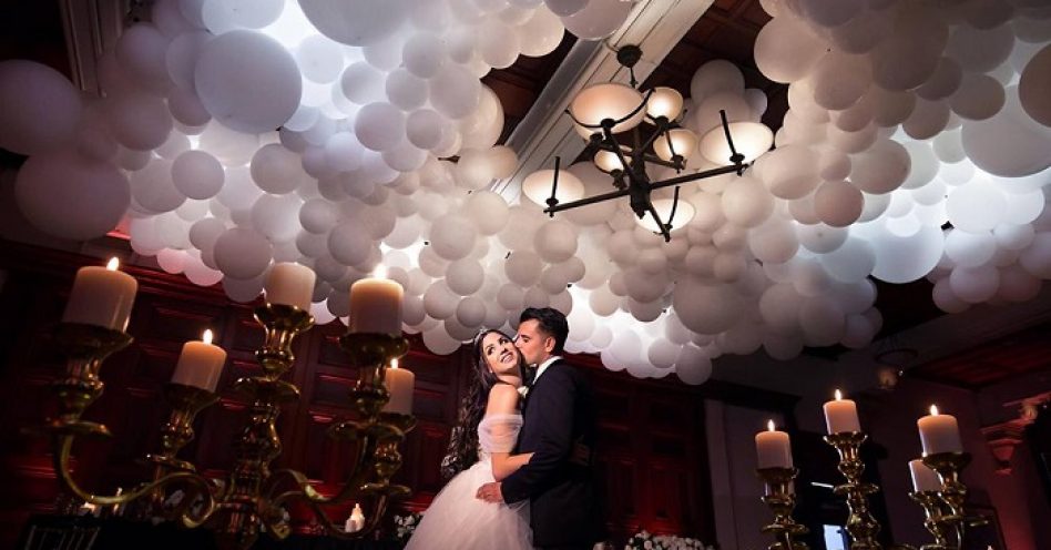 Casamentos ganham decorações sofisticadas com balões