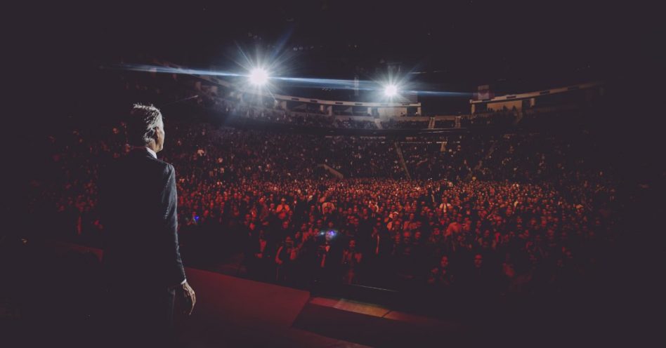 Andrea Bocelli inicia domingo turnê no Brasil por Porto Alegre