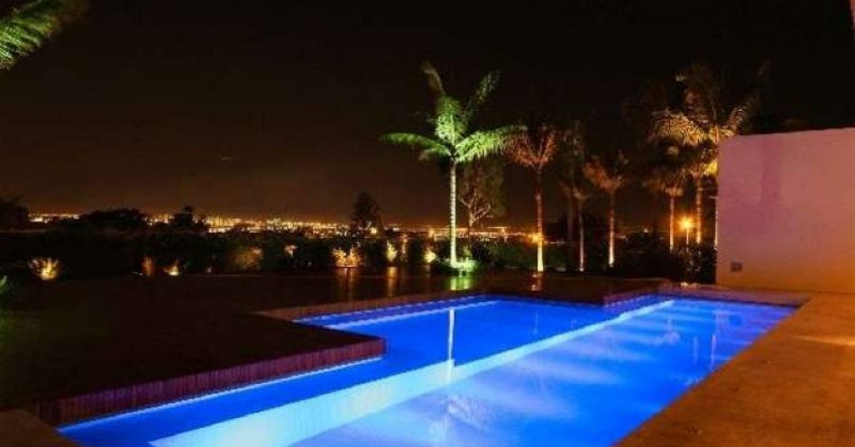 Alerta: conte com a garantia de profissionais para iluminar sua piscina