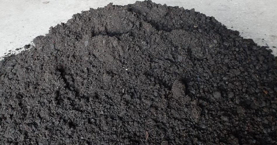 Projeto transforma óleo encontrado nas praias em carvão