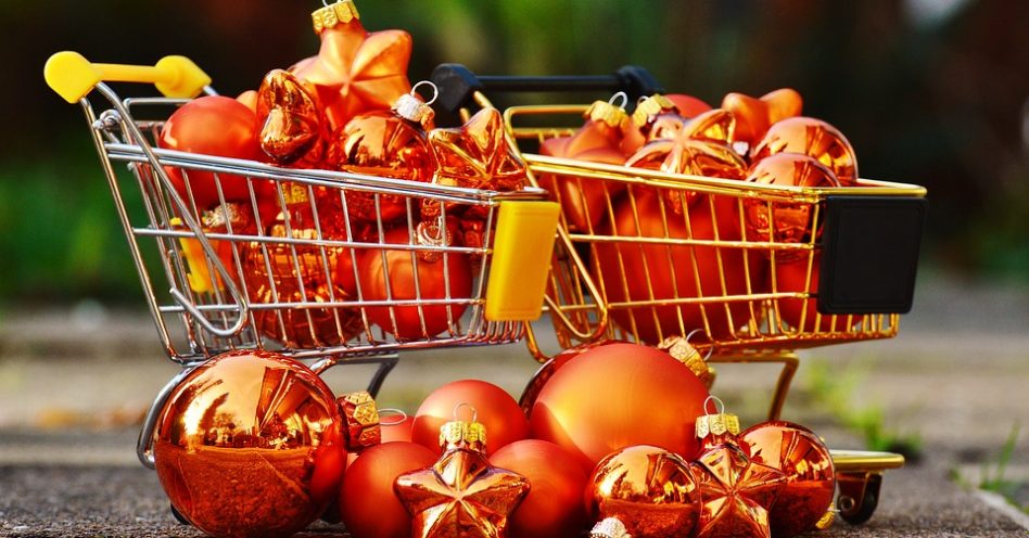 Consumidores pretendem gastar mais no Natal deste ano